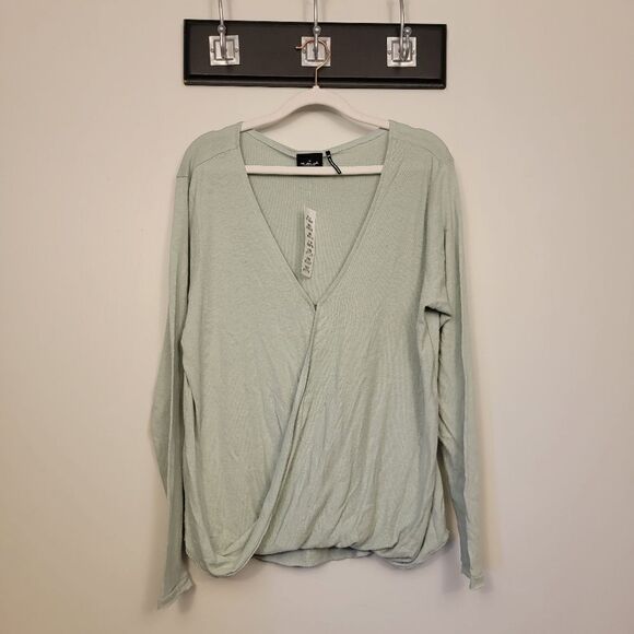 UO Wrap Front Top  - Picture 2 of 8